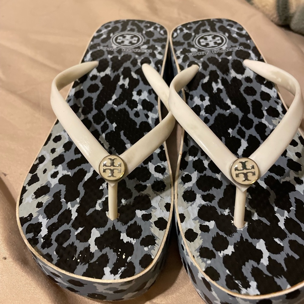 Tory Burch Thandie Flip Flop - Picture 9 of 14